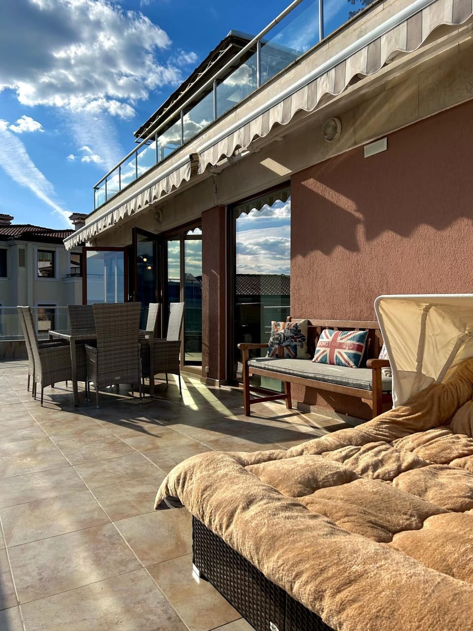 Day, Balcony/Terrace, Seating area