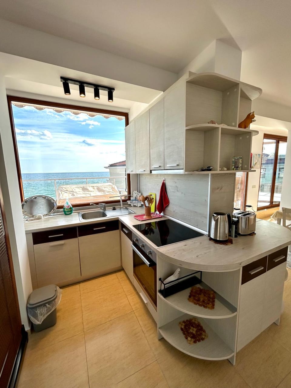 Natural landscape, Coffee/tea facilities, Kitchen or kitchenette, oven, stove, toaster