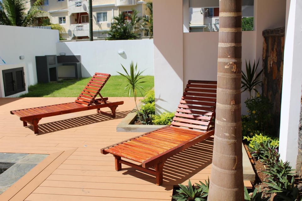 Day, Summer, BBQ facilities, Seating area, On site, Swimming pool, Swimming pool