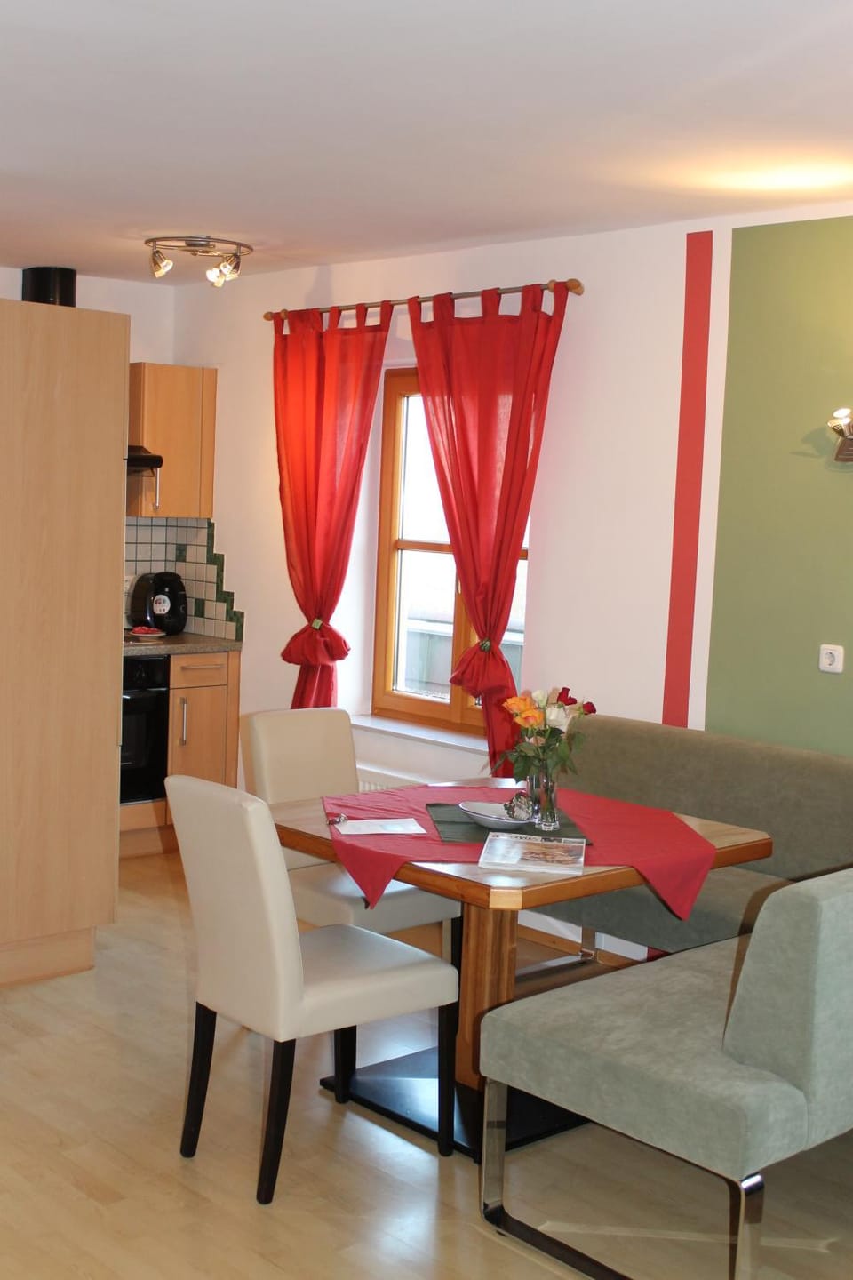 Day, Kitchen or kitchenette, Dining area