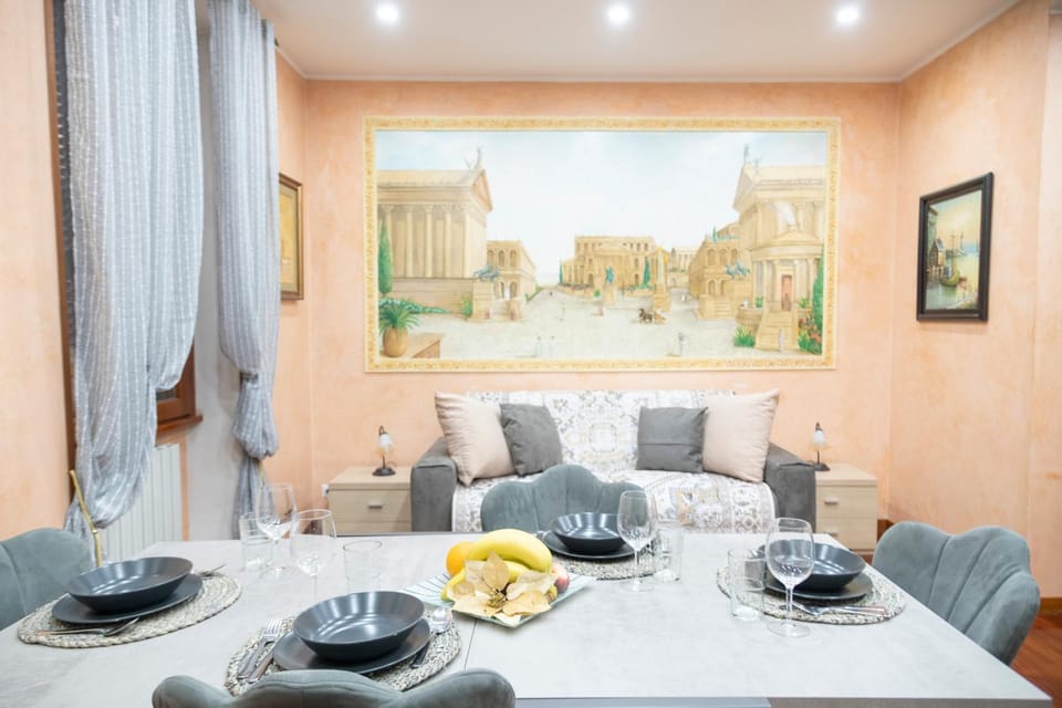 Photo of the whole room, Dining area