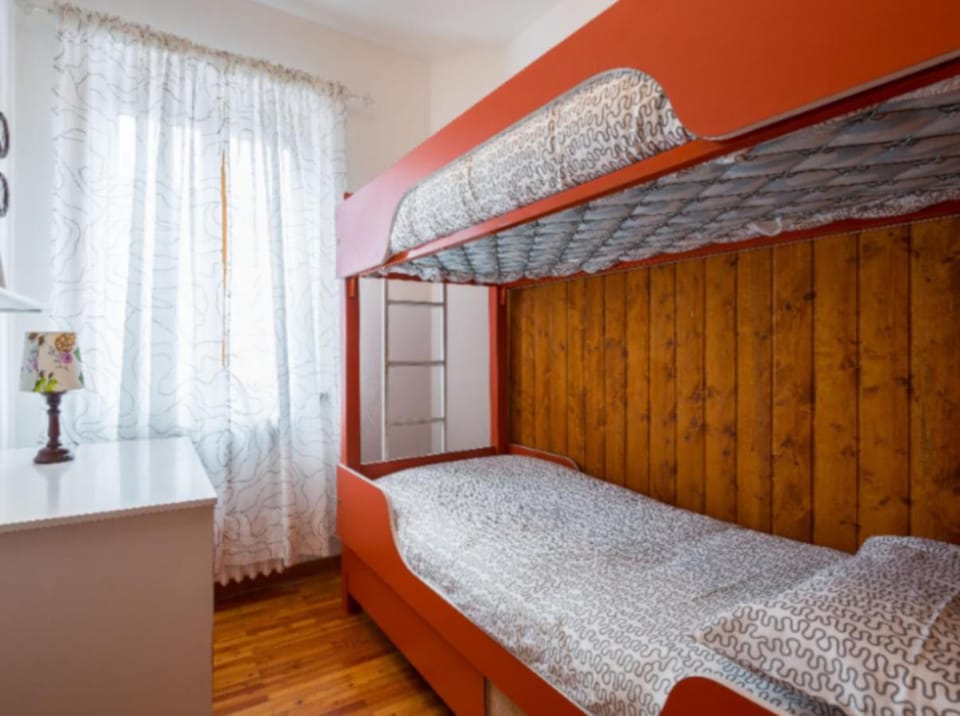 bunk bed