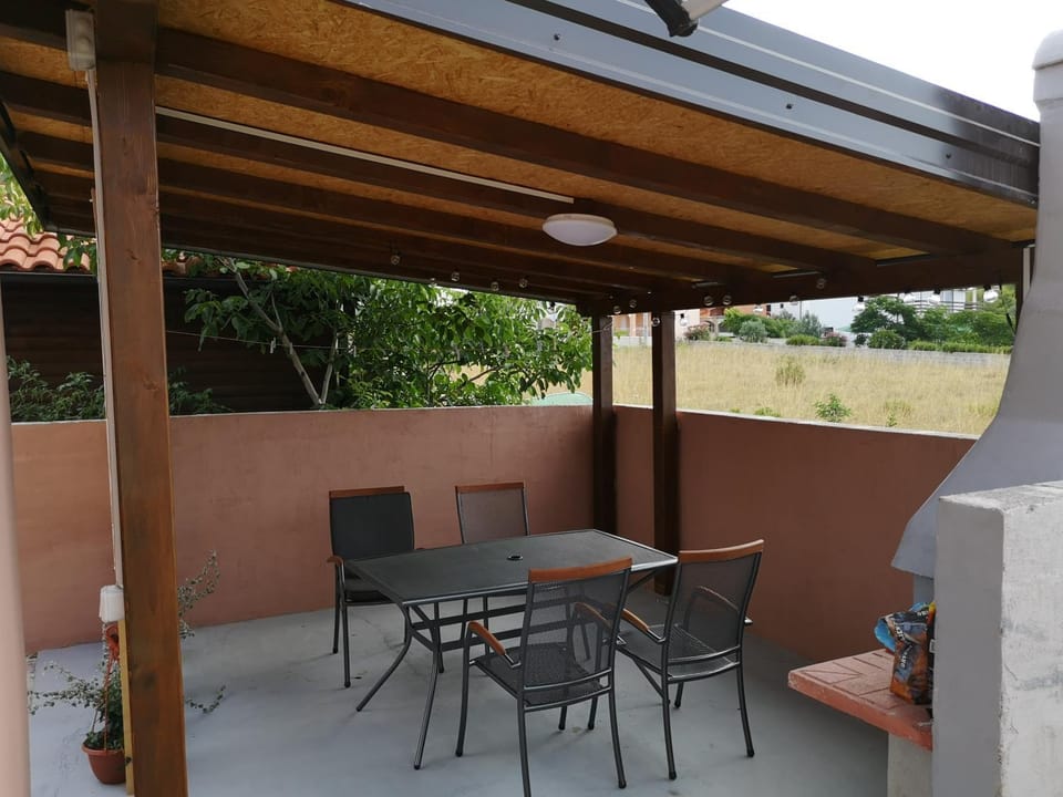 Patio, Day, Balcony/Terrace