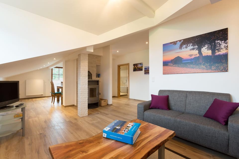 Living room, Garden view, Mountain view, Street view