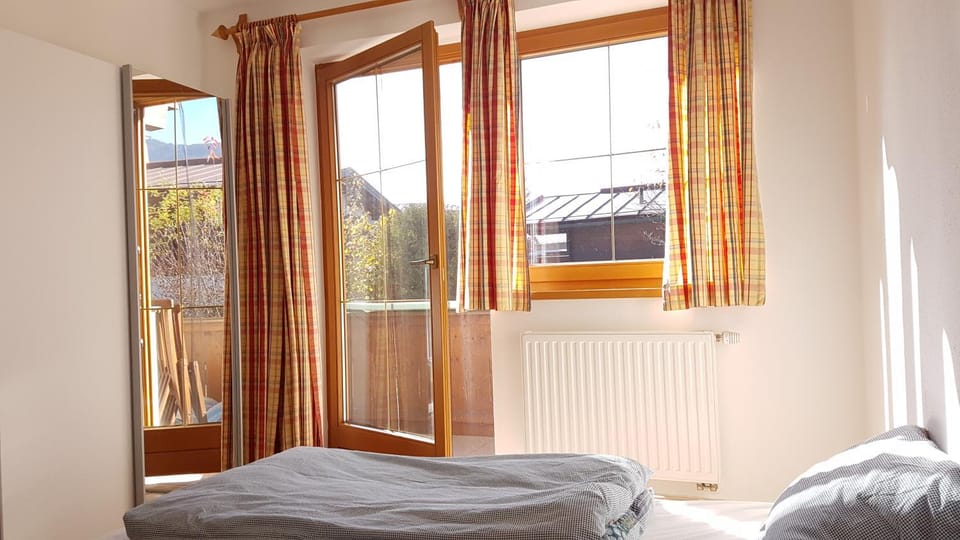 Bed, Balcony/Terrace, Bedroom