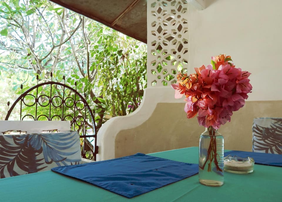 Balcony/Terrace, Seating area, Dining area, Garden view