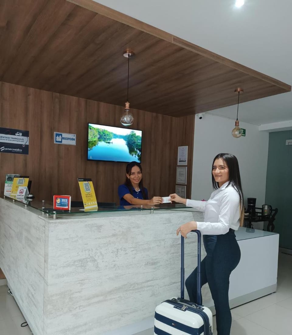 Restaurant/places to eat, Living room, Lobby or reception, Breakfast, locker, air conditioner
