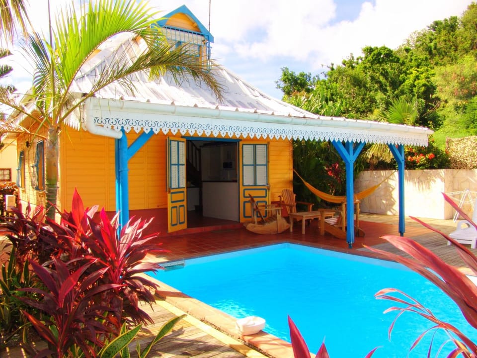 Property building, Pool view, Swimming pool, sunbed