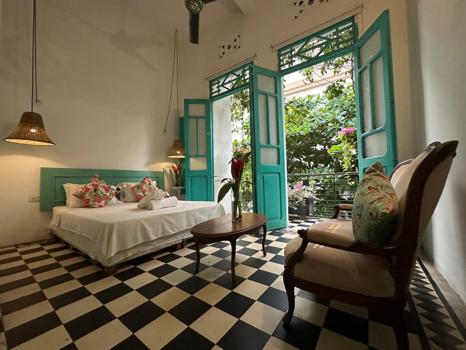 Photo of the whole room, Bedroom