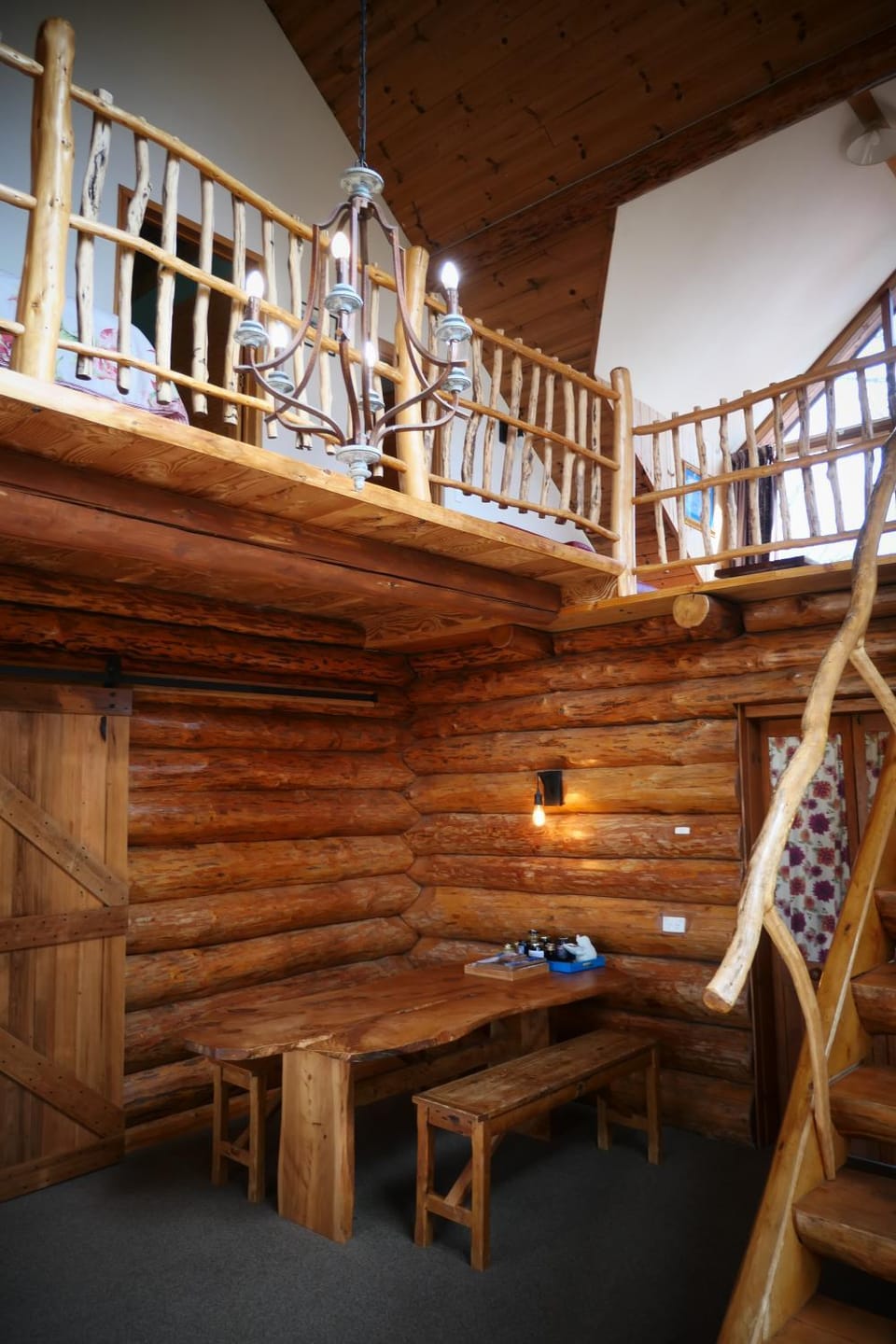 Ruapehu Log Lodge House in Manawatū-Whanganui, New Zealand