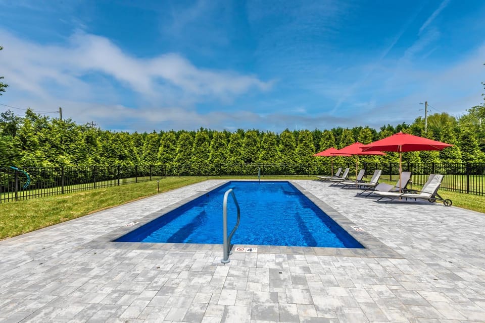 Swimming pool, Swimming pool