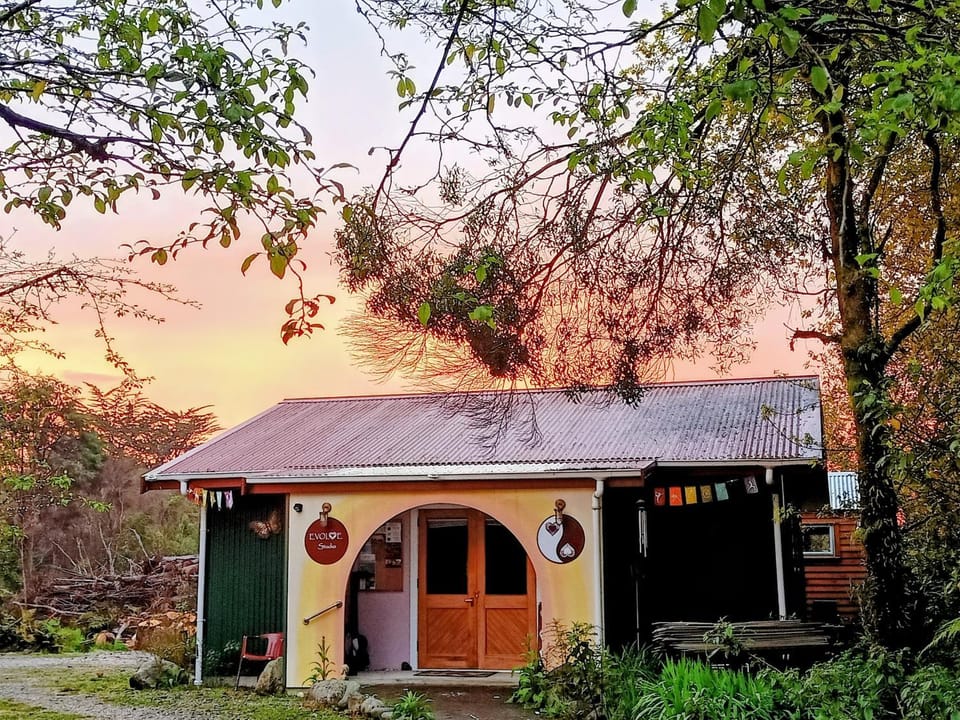 Greenstone Retreat Bed and Breakfast in West Coast