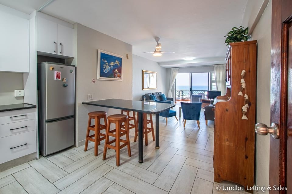 Dining area, kitchen