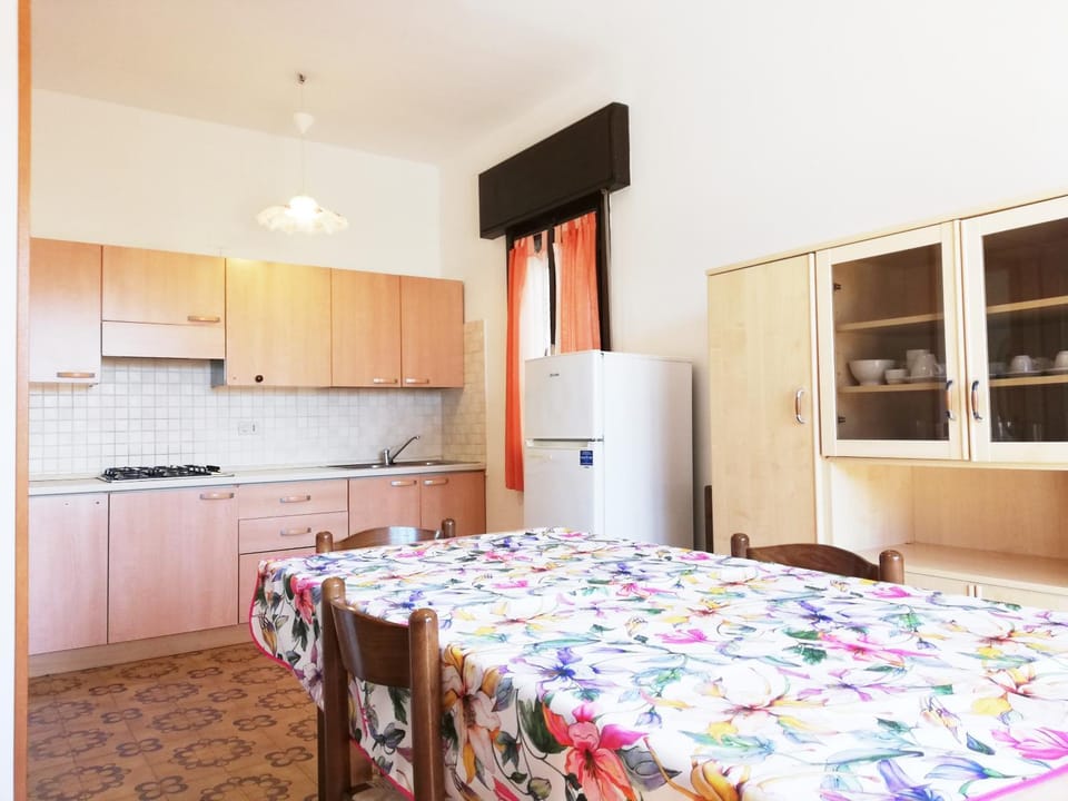 Kitchen or kitchenette, Living room, Dining area, stove, kitchen