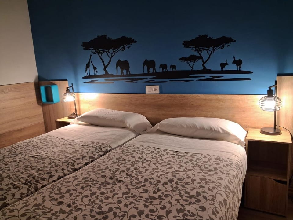 Hostal La Pastora Bed and Breakfast in Candeleda