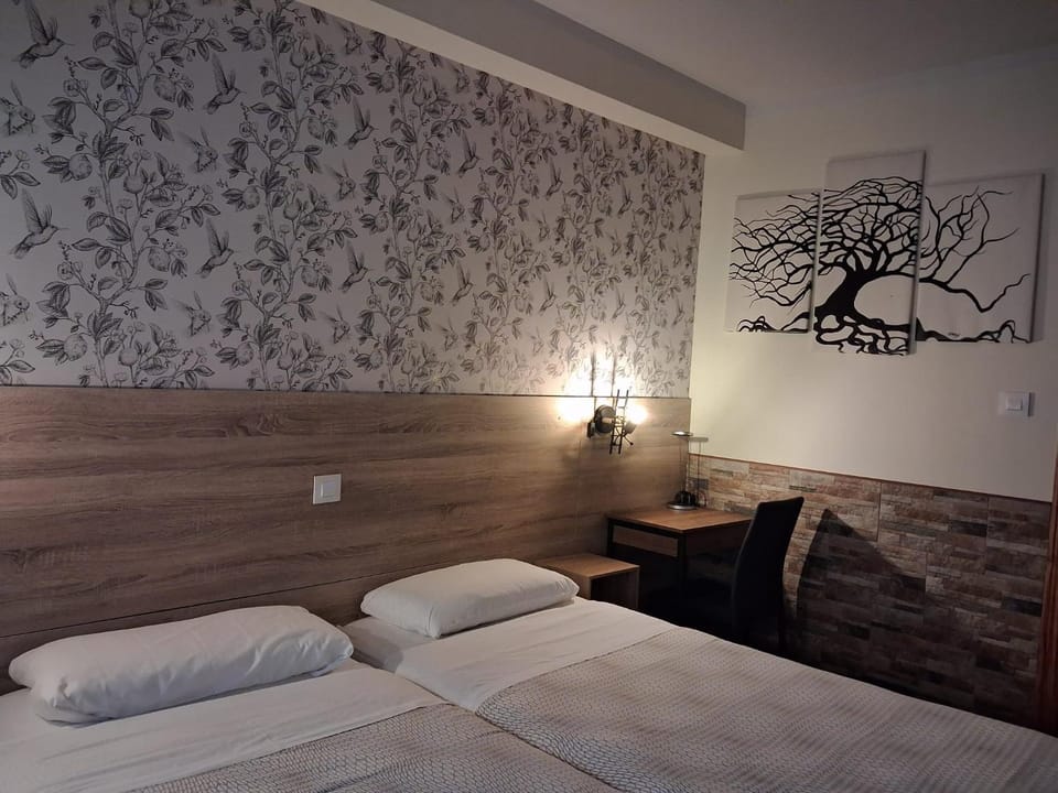 Hostal La Pastora Bed and Breakfast in Candeleda