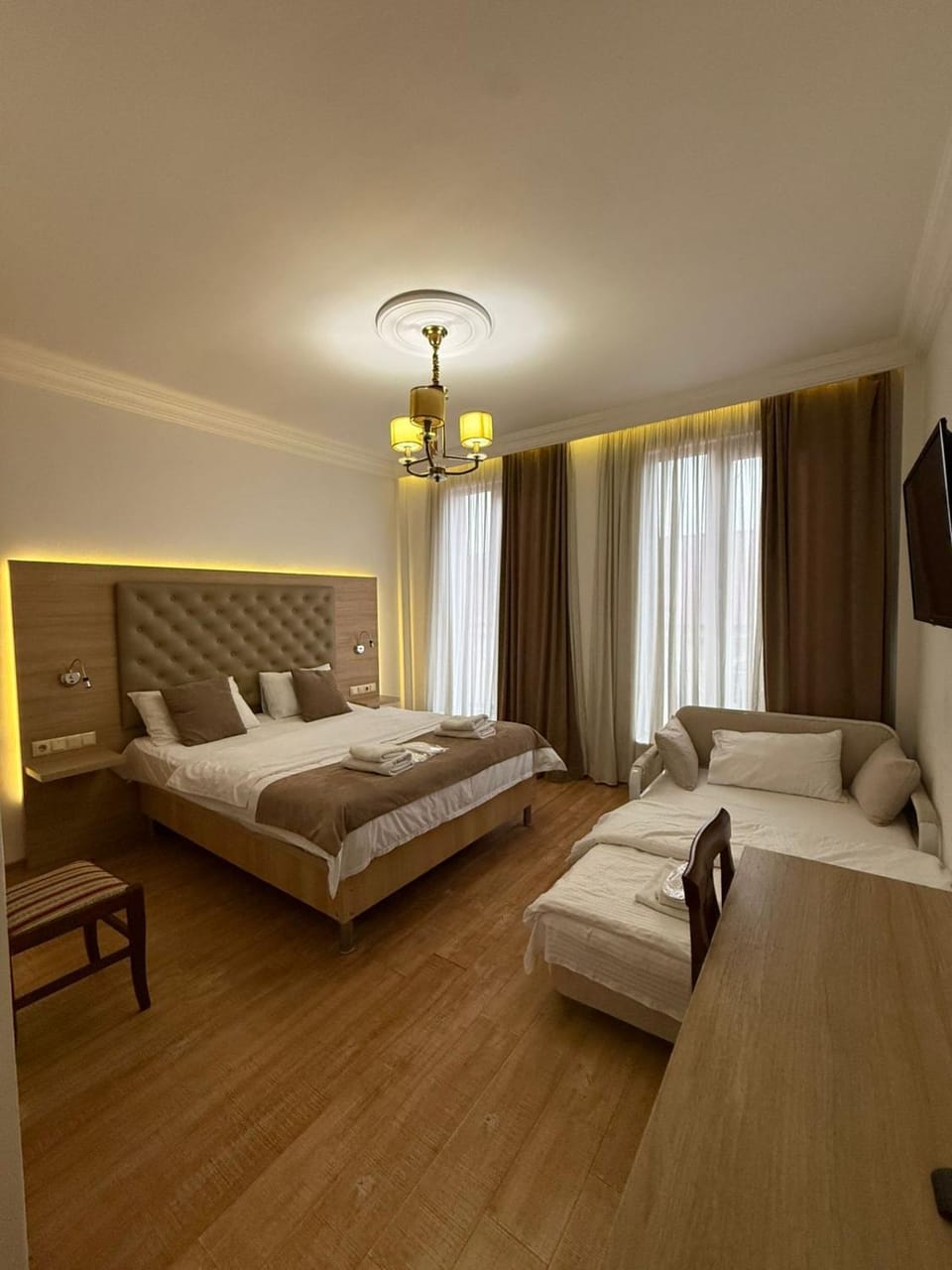 Bed, Photo of the whole room, Bedroom