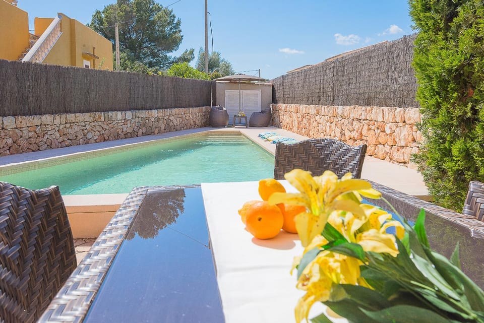 Swimming pool, Swimming pool