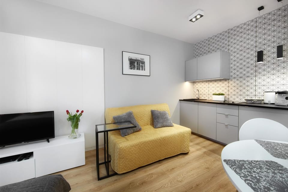 TV and multimedia, Coffee/tea facilities, Kitchen or kitchenette, Living room, Seating area