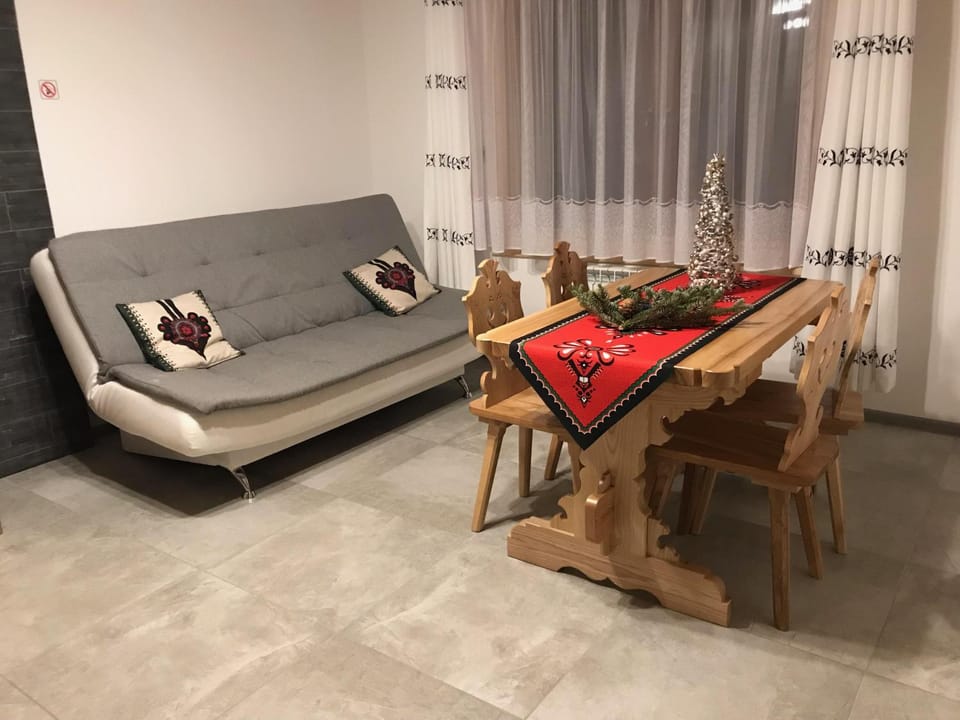 Living room, Photo of the whole room, Seating area