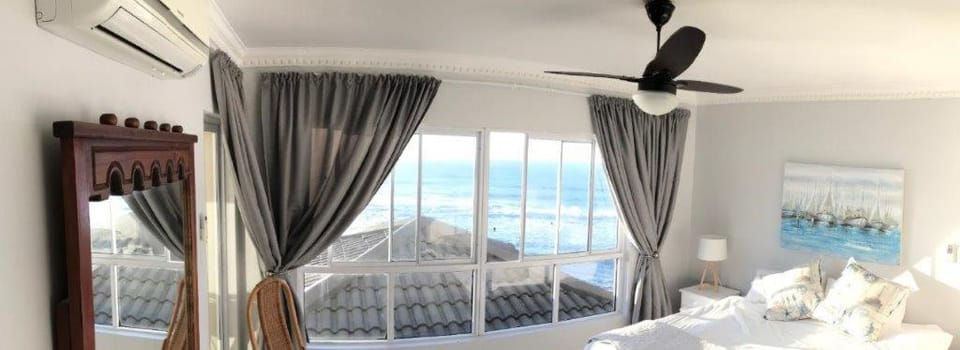 Photo of the whole room, Sea view