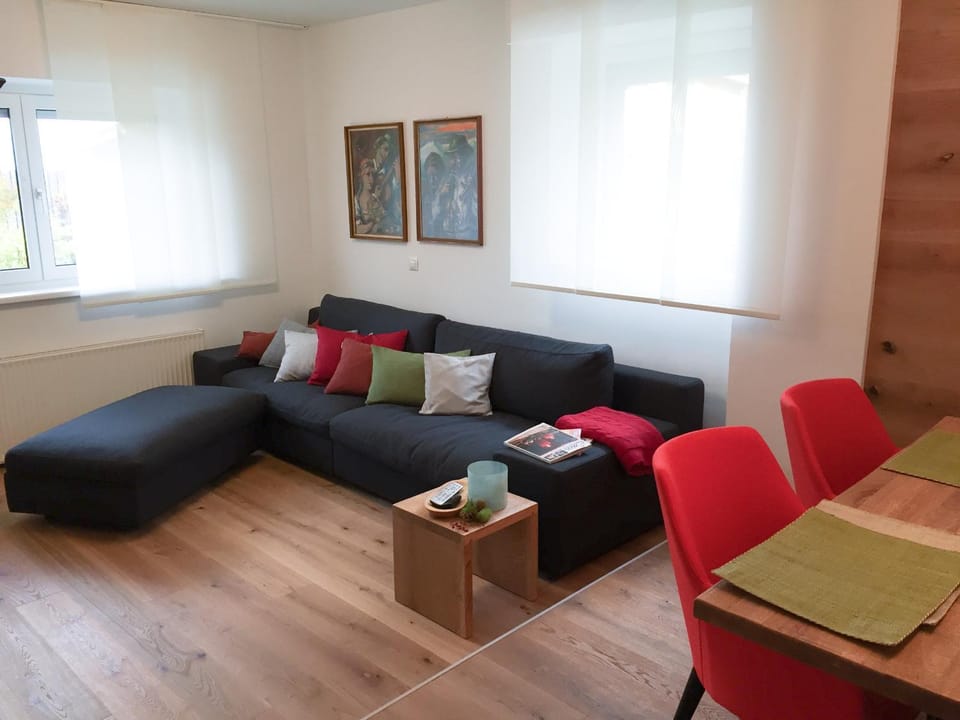 Living room, Photo of the whole room