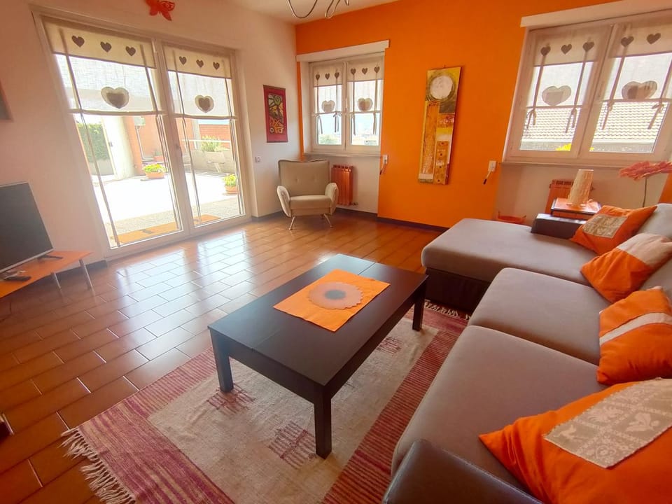 Natural landscape, Living room, Seating area