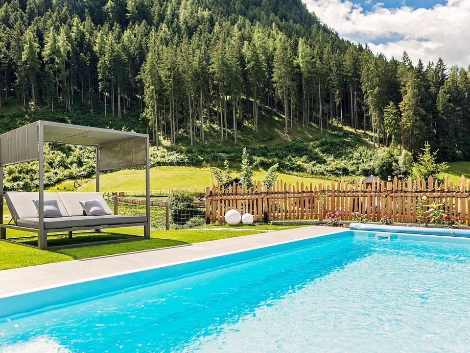Day, Garden, Garden view, Mountain view, Pool view, Swimming pool