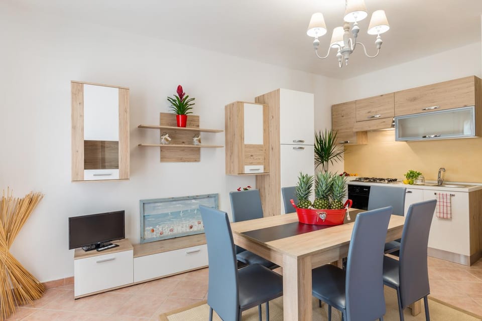TV and multimedia, Kitchen or kitchenette, Dining area