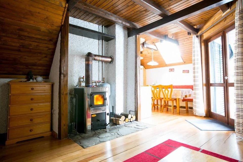 Communal lounge/ TV room, Living room, Dining area