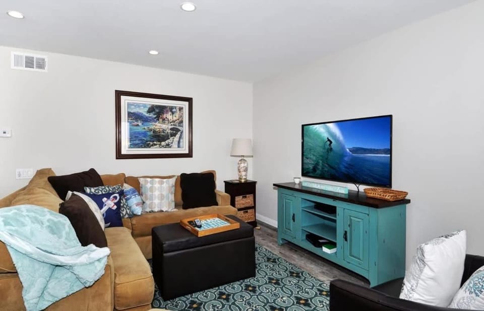 1005 E Balboa Unit A Lower #1 Apartment in Balboa Peninsula