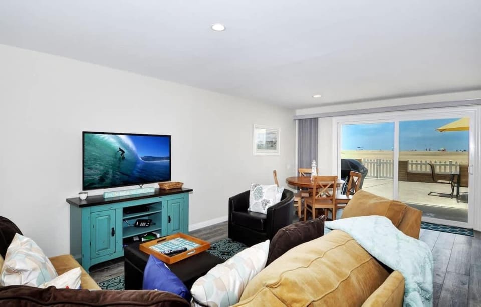 1005 E Balboa Unit A Lower #1 Apartment in Balboa Peninsula