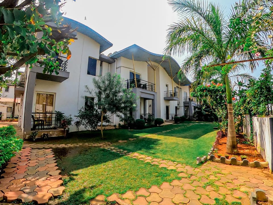 Property building, Garden