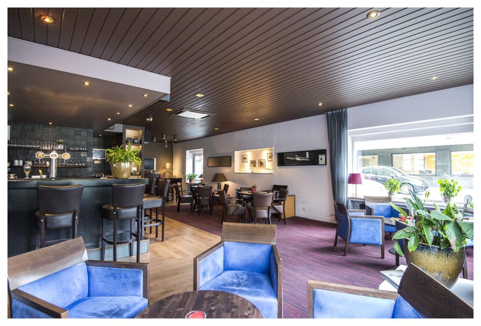 Lounge or bar, Seating area