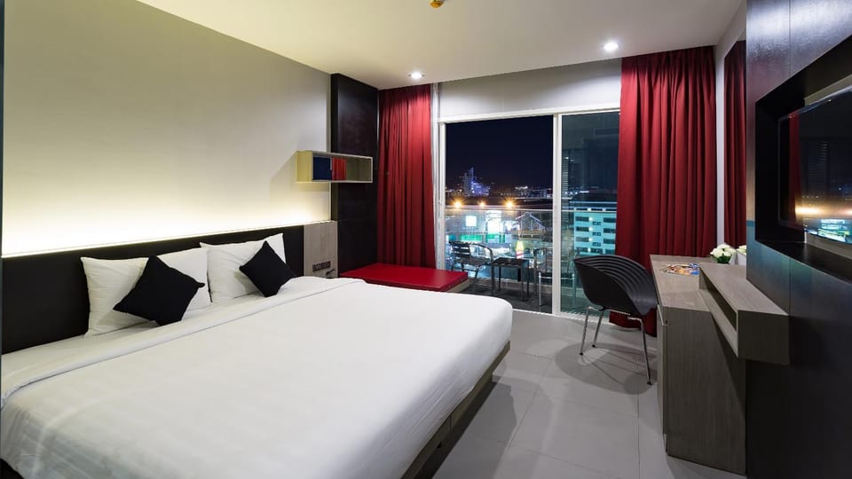 Bed, TV and multimedia, Photo of the whole room, Bedroom, City view