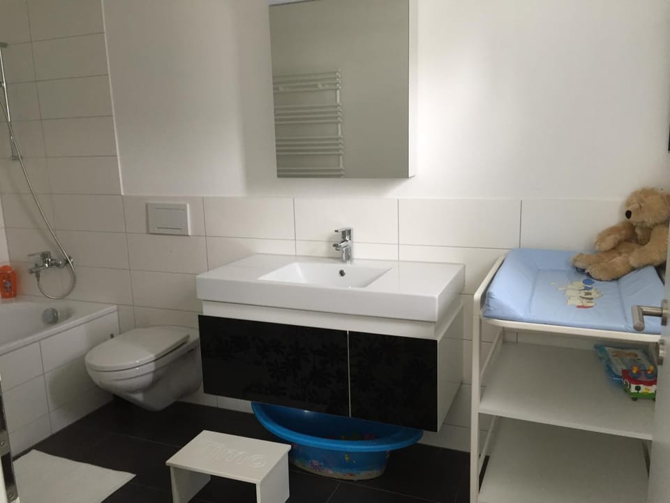 Bathroom, Decorative detail