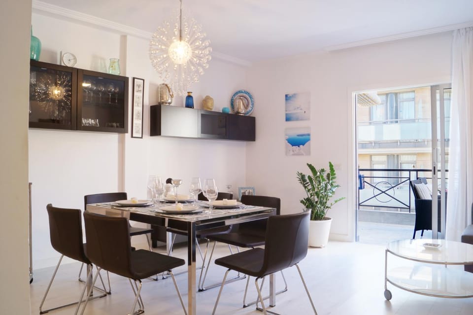 Living room, Photo of the whole room, Dining area
