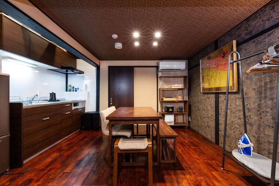 Dining area, kitchen
