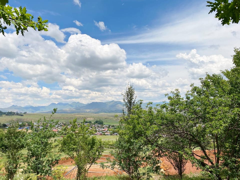 Nearby landmark, Garden, Mountain view