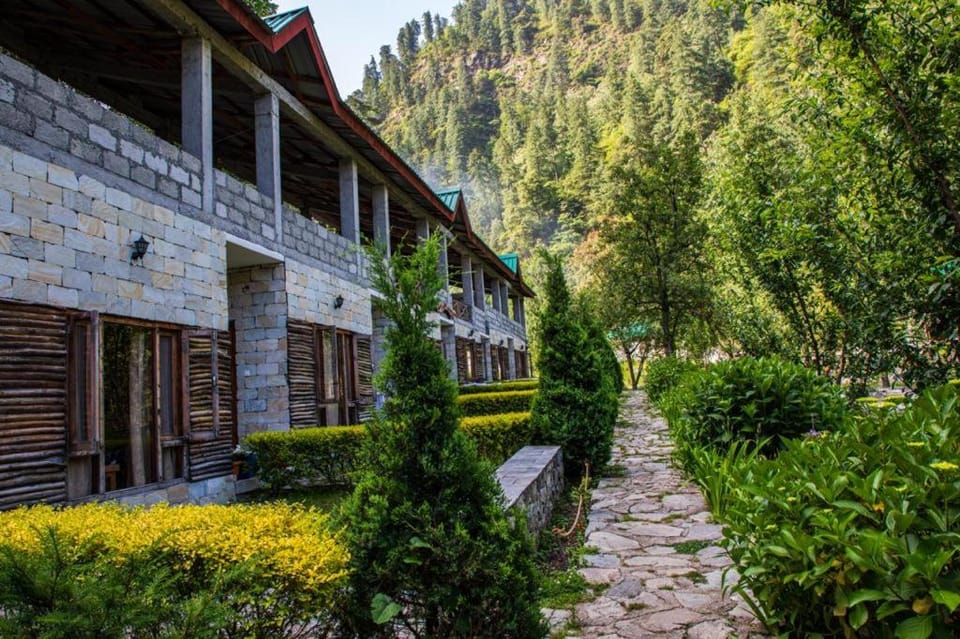 Tirthan Anglers' Retreat Hotel in Himachal Pradesh