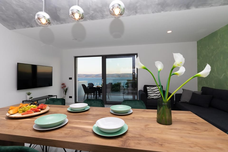 Living room, kitchen