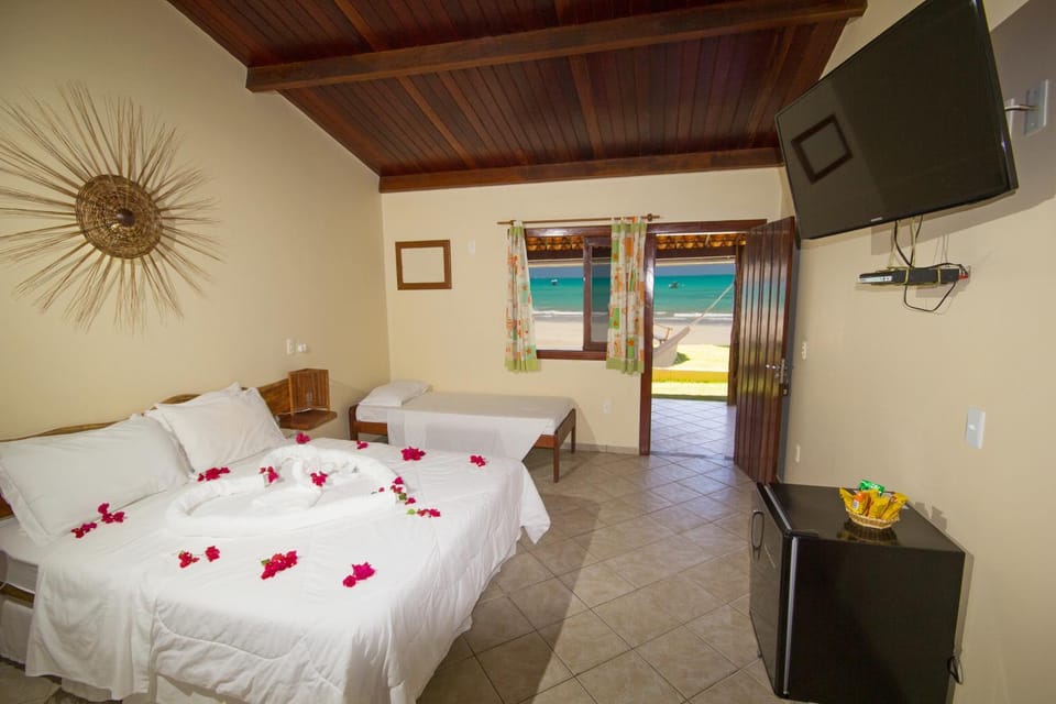 Photo of the whole room, Sea view