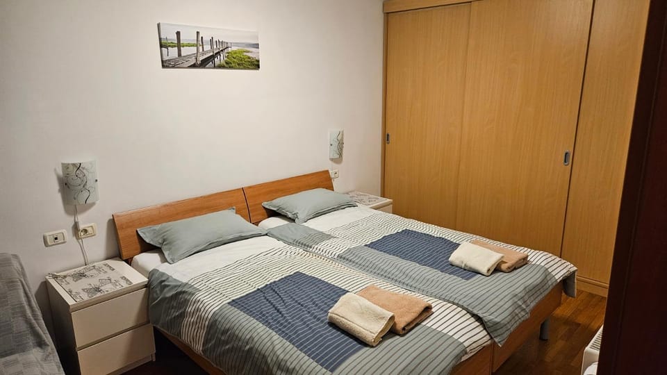 Bedroom, wardrobe