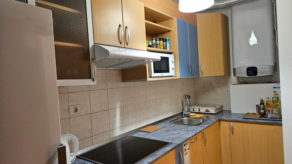 Area and facilities, kitchen