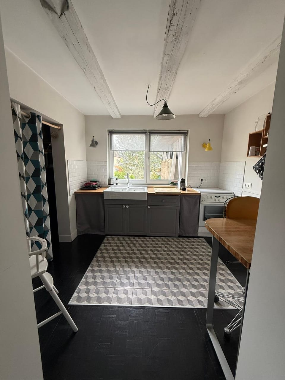Kitchen or kitchenette