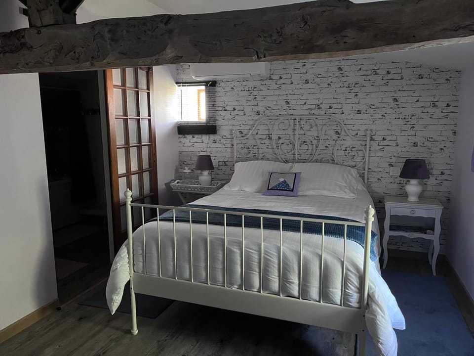 Tess Cottage Bed and Breakfast in Nouvelle-Aquitaine