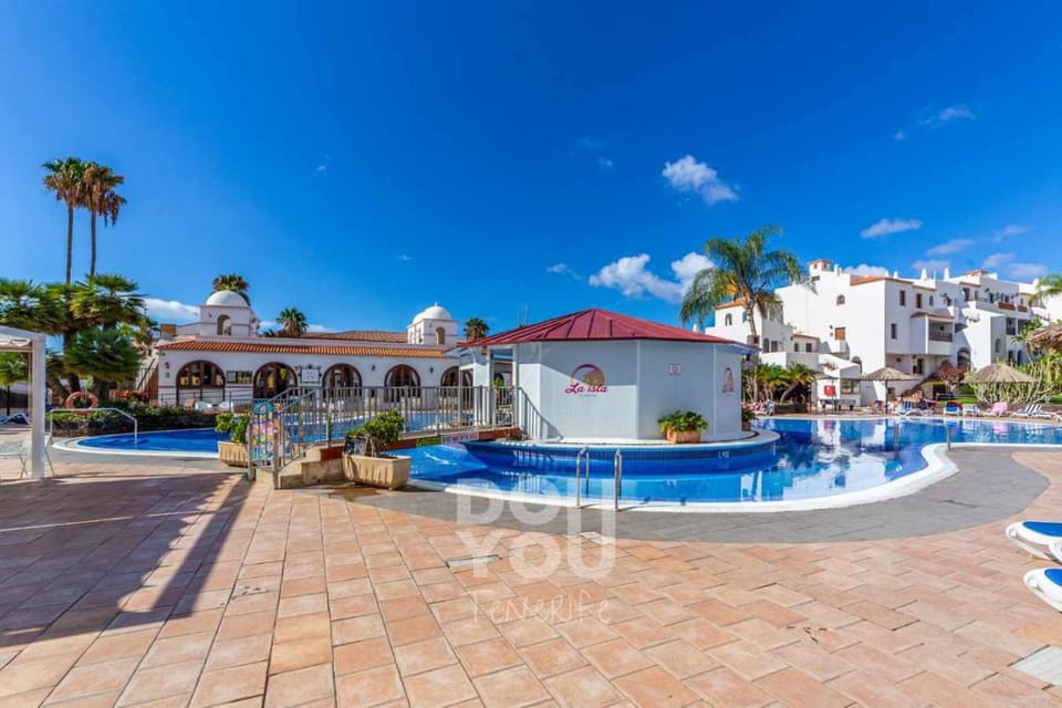 Day, Pool view, Swimming pool, sunbed