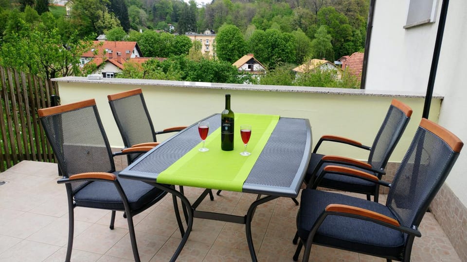Patio, Balcony/Terrace, Seating area, City view, Garden view, Landmark view