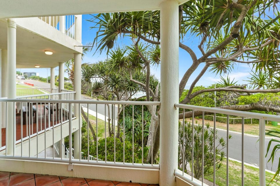 Sun, sand, and surf, Sunrise Beach Apartment in Sunrise Beach
