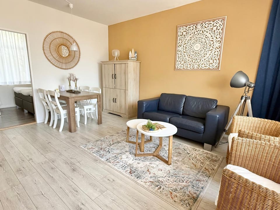 Living room, Seating area, Dining area, Bedroom